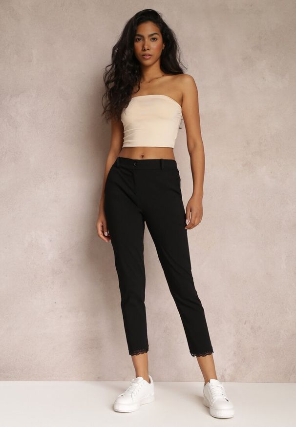 Renee - Czarne Materiałowe Spodnie Cygaretki Riandra. Kolor: czarny. Materiał: materiał. Wzór: koronka