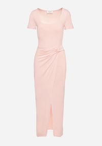Born2be - Różowa Taliowana Sukienka z Wiskozą z Marszczeniem Milasela. Kolor: różowy. Materiał: wiskoza. Styl: elegancki, klasyczny #5
