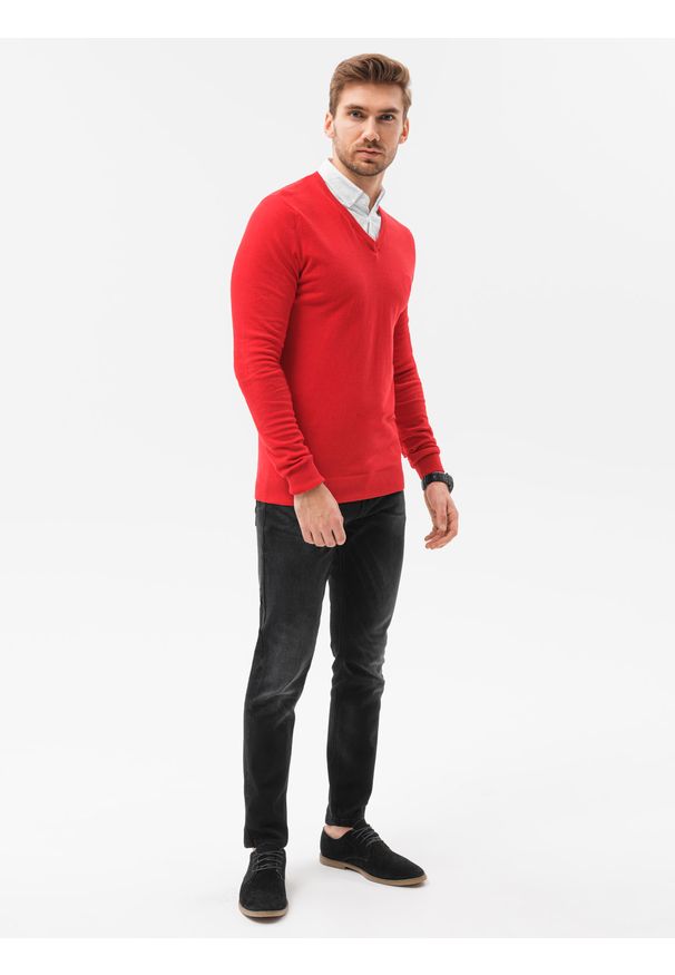 Czerwony sweter Ombre Clothing klasyczny, z dekoltem w serek