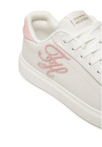 TOMMY HILFIGER - Tommy Hilfiger Sneakersy Th Icon Court Script FW0FW09363 Biały. Kolor: biały. Materiał: skóra #6