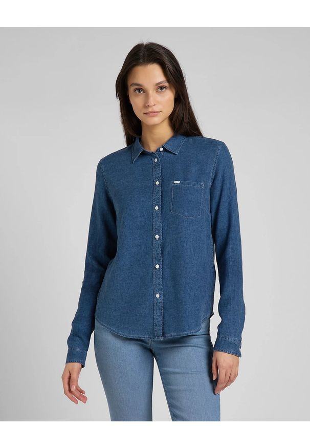 Lee - LEE REGULAR SHIRT DAMSKA KOSZULA JEANSOWA DŁUGI RĘKAW ARCTIC ICE L46AUGUW. Materiał: jeans. Długość rękawa: długi rękaw. Długość: długie