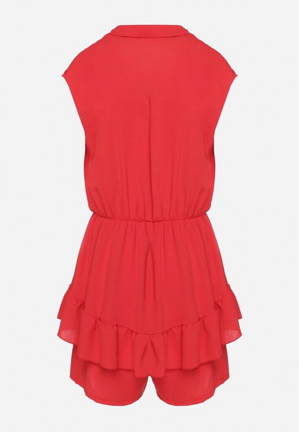 Born2be - Czerwony Krótki Kombinezon z Falbankami i Kołnierzykiem Laravia. Kolor: czerwony. Długość: krótkie. Styl: elegancki, wizytowy