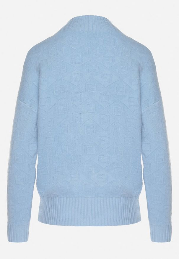 Born2be - Niebieski Sweter Golf z Ozdobnym Tłoczeniem Zakończony Ściągaczem Melodiea. Okazja: na co dzień, na spacer. Typ kołnierza: golf. Kolor: niebieski. Materiał: jeans. Wzór: aplikacja. Sezon: zima, jesień. Styl: klasyczny, casual