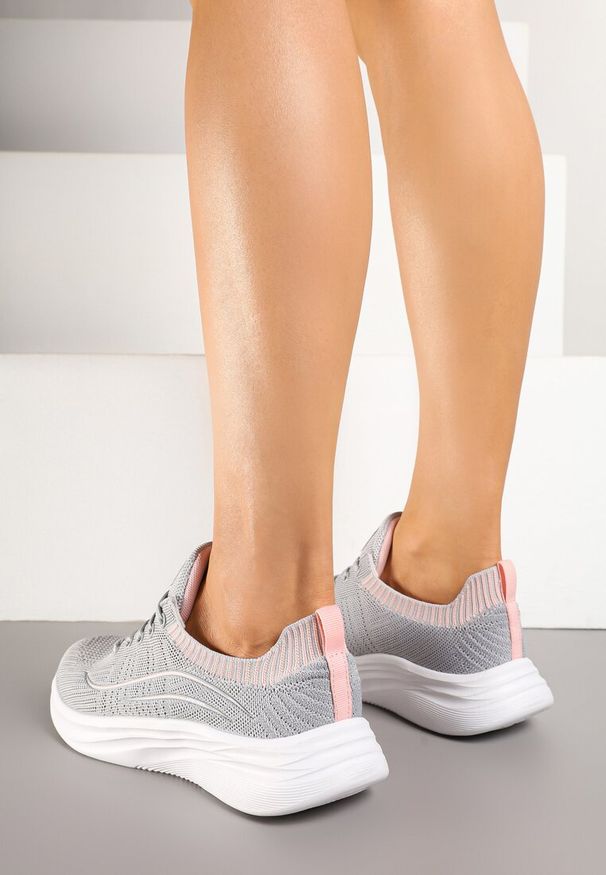 Renee - Jasnoszare Buty Sportowe Sneakersy Siateczkowe z Elastyczną Cholewką Alirone. Okazja: na co dzień. Kolor: szary. Materiał: jeans. Szerokość cholewki: normalna
