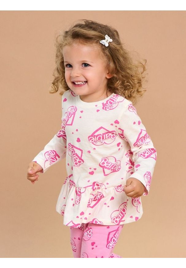 Sinsay - Koszulka z baskinką Barbie - kremowy. Kolor: kremowy