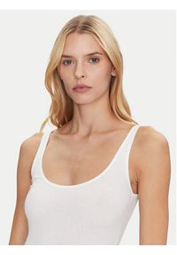 Mustang Top Lynn 1013930 Biały Slim Fit. Kolor: biały. Materiał: bawełna