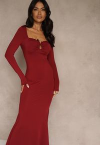 Renee - Bordowa Sukienka Koktajlowa z Wiskozą Ozdobiona Metaliczną Aplikacją Refane. Okazja: na randkę, na imprezę. Kolor: czerwony. Materiał: wiskoza. Wzór: aplikacja. Sezon: lato. Styl: wizytowy #4