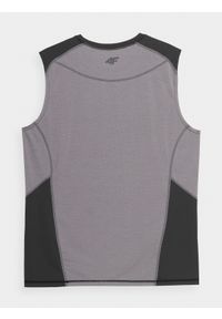 4f - Tank top treningowy slim szybkoschnący męski. Kolor: czarny. Materiał: włókno, elastan, dzianina. Długość rękawa: bez rękawów. Sport: fitness