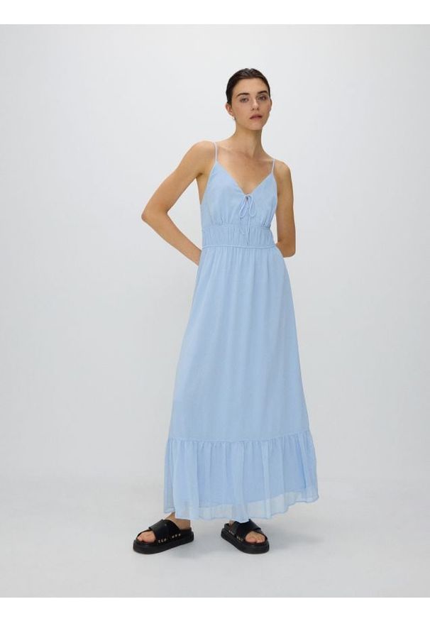 Reserved - Sukienka maxi na ramiączkach - jasnoniebieski. Kolor: niebieski. Materiał: tkanina. Długość rękawa: na ramiączkach. Długość: maxi