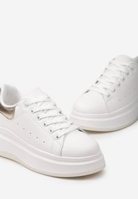 Born2be - Biało-Złote Sneakersy z Ekoskóry na Platformie ze Sznurowaniem Telretia. Kolor: biały. Obcas: na platformie #3