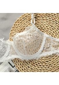 Intica - Koronkowy komplet bielizny z figami na wyjątkowe okazje Annerose. Kolor: biały. Materiał: koronka. Wzór: koronka #5