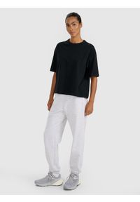 4f - 4F T-shirt oversize z nadrukiem damski - czarny XL. Okazja: na co dzień. Kolor: czarny. Materiał: materiał, bawełna, jersey, dzianina. Długość rękawa: krótki rękaw. Długość: krótkie. Wzór: nadruk. Styl: sportowy, klasyczny, casual