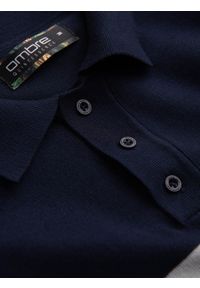 Ombre Clothing - Koszulka męska polo z miękkiej dzianiny z kontrastowymi pasami - granatowa V2. Okazja: na co dzień. Typ kołnierza: polo. Kolor: niebieski. Materiał: dzianina. Długość: krótkie. Wzór: paski. Styl: casual #7
