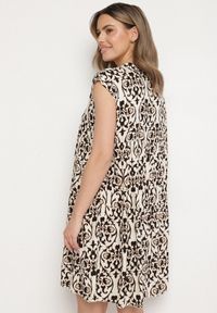 Born2be - Czarna Bawełniane Sukienka o Rozkloszowanym Kroju Ozdobiona Falbanką Linola. Okazja: na co dzień. Kolor: czarny. Materiał: bawełna. Wzór: aplikacja. Sezon: lato. Styl: casual, elegancki #6