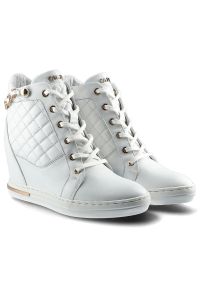 Białe Sneakersy Carinii Damskie Stylowe Obuwie. Kolor: biały. Materiał: jeans, skóra. Szerokość cholewki: normalna. Obcas: na koturnie. Styl: elegancki #2