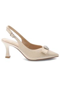 Czółenka damskie S.Barski, skóra naturalna ażurowa cholewka fason slingback regulowany pasek wysoki obcas ozdobna aplikacja, beżowe, CR61-3119. Zapięcie: pasek. Kolor: beżowy. Materiał: skóra. Szerokość cholewki: normalna. Wzór: ażurowy, aplikacja. Obcas: na obcasie. Wysokość obcasa: wysoki #4