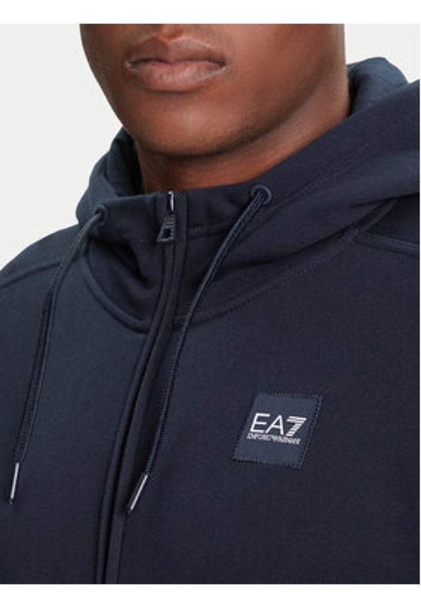 EA7 Emporio Armani Dres 7M000914 AF10377 UB102 Granatowy Modern Fit. Kolor: niebieski. Materiał: bawełna