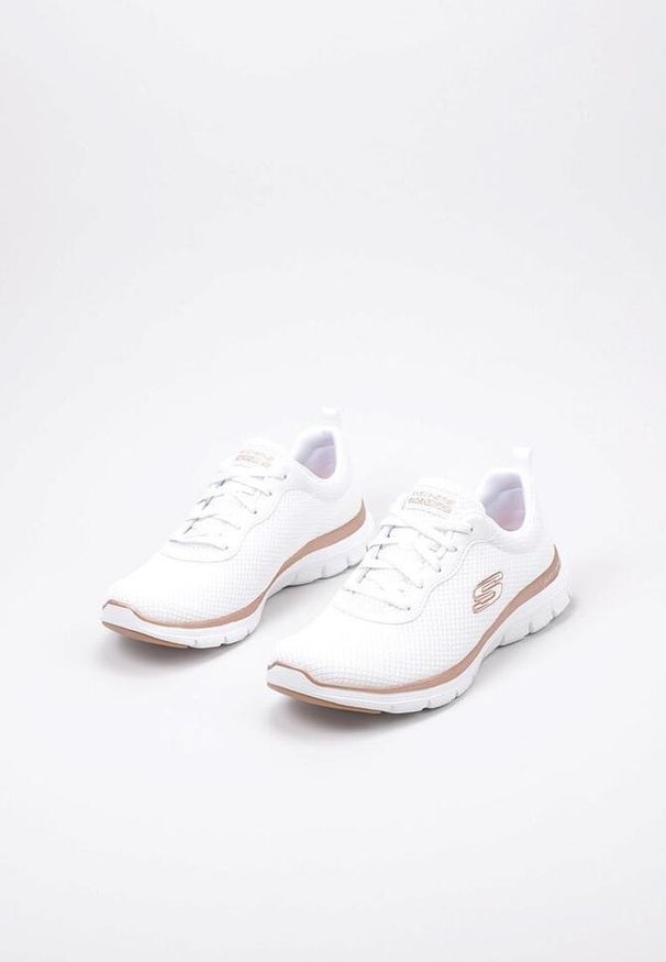 skechers - Obuwie Sportowe Damskie Skechers Mesh Lace-Up W Biały. Kolor: biały. Materiał: materiał, mesh. Szerokość cholewki: normalna. Sport: turystyka piesza