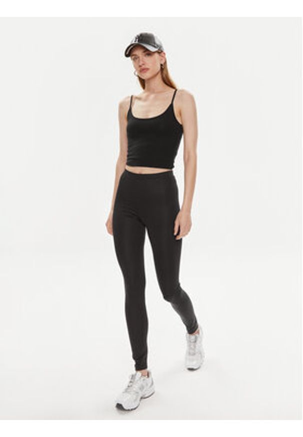 Gina Tricot Top 22470 Czarny Slim Fit. Kolor: czarny. Materiał: bawełna