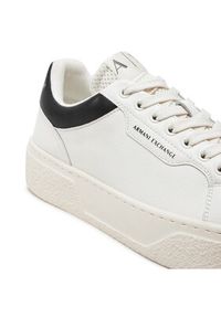 Armani Exchange Sneakersy XUX236 XV906 N480 Biały. Kolor: biały. Materiał: skóra