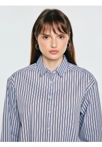 Big-Star - koszula damska w kontrastowe paski niebieska tinisa 400. Typ kołnierza: kołnierzyk klasyczny. Kolor: niebieski. Materiał: bawełna. Wzór: paski. Styl: klasyczny #5