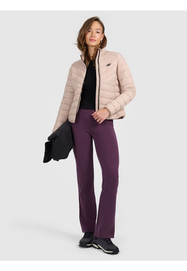 4f - 4F Kurtka z wypełnieniem syntetycznym damska - beżowa XL. Okazja: na co dzień. Typ kołnierza: kołnierzyk stójkowy. Kolor: beżowy. Materiał: syntetyk. Styl: casual, sportowy