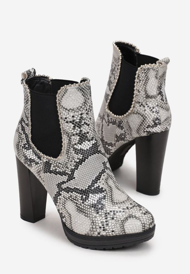 Born2be - Wężowe Botki na Słupku z Gumką i Ozdobnymi Nitami Right. Kolor: czarny. Materiał: jeans. Obcas: na słupku. Styl: elegancki, rockowy, wizytowy, klasyczny