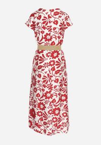 Born2be - Czerwona Wiskozowa Sukienka o Rozkloszowanym Kroju z Ozdobnym Paskiem z Klamrą Zarolena. Okazja: na co dzień, na spacer, na imprezę. Typ kołnierza: dekolt w kształcie V. Kolor: czerwony. Materiał: wiskoza. Sezon: lato. Typ sukienki: rozkloszowane. Styl: casual, elegancki #6