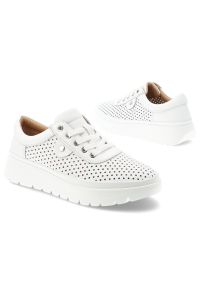 Półbuty damskie Vinceza, cholewka ze skóry naturalnej licowej z perforacją wiązanie z przodu metalowe oczka z zabudowanym przodem, białe, 79629. Kolor: biały. Materiał: skóra. Szerokość cholewki: normalna #5