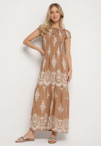 Born2be - Ciemnobeżowa Wiskozowa Sukienka z Marszczoną Góra i Wzorem Boho Ellifae. Okazja: na co dzień. Kolor: beżowy. Materiał: wiskoza. Wzór: aplikacja. Styl: boho