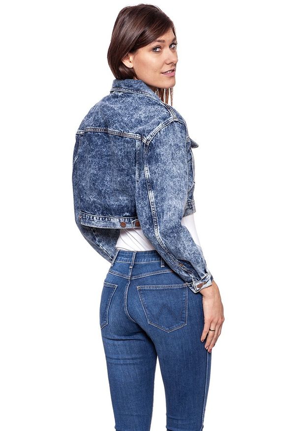 Wrangler - DAMSKA KURTKA JEANSOWA WRANGLER CROPPED JACKET RISKY BUSINESS W421GF25G 112128804. Okazja: na co dzień. Materiał: jeans. Styl: casual