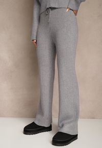 Renee - Szare Szerokie Spodnie z Wełną High Waist z Prążkowanego Materiału Reinna. Okazja: na co dzień. Stan: podwyższony. Kolor: szary. Materiał: prążkowany, wełna, materiał. Styl: casual #5