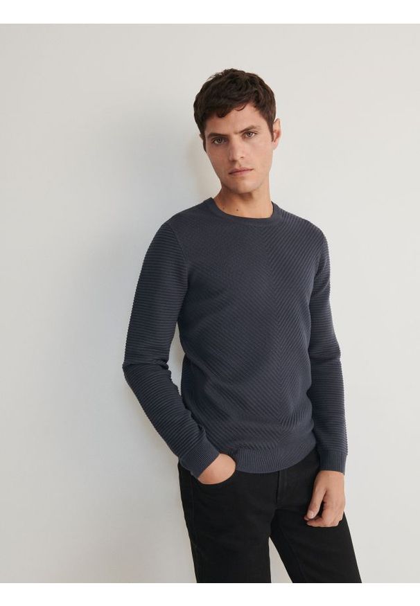 Reserved - Wiskozowy sweter - ciemnoszary. Kolor: szary. Materiał: wiskoza