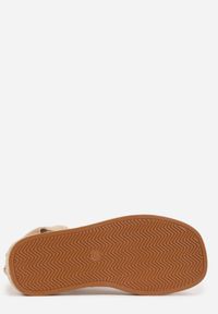 Renee - Ciemnobeżowe Sandały Typu Botki Ozdobione Metaliczną Klamrą z Przodu Adrasaia. Zapięcie: klamry. Kolor: beżowy. Wzór: aplikacja. Sezon: lato #8