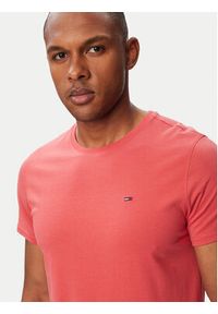 Tommy Jeans T-Shirt DM0DM04411 Czerwony Slim Fit. Kolor: czerwony. Materiał: bawełna #5