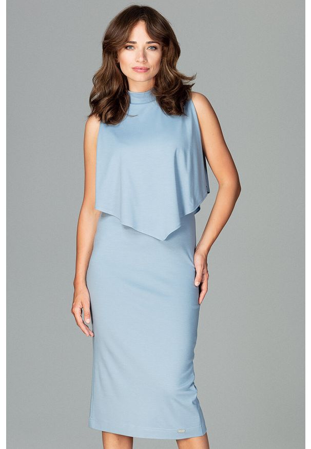 Lenitif - Dopasowana sukienka midi z doszytą pelerynką niebieska. Kolor: niebieski. Typ sukienki: ołówkowe, dopasowane. Styl: elegancki. Długość: midi