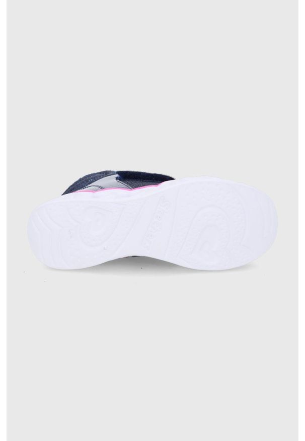 skechers - Skechers Buty dziecięce kolor granatowy. Nosek buta: okrągły. Zapięcie: rzepy. Kolor: niebieski. Materiał: guma. Szerokość cholewki: normalna. Obcas: na platformie