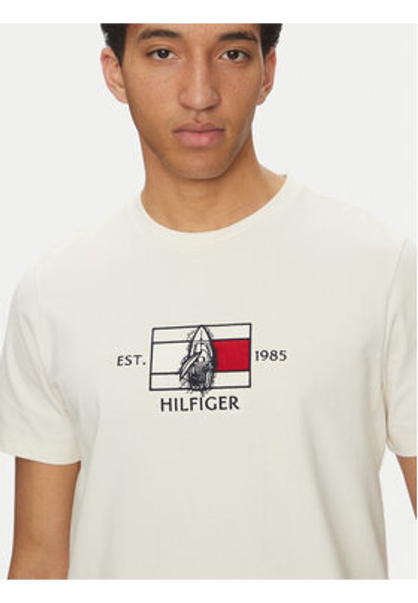 TOMMY HILFIGER - Tommy Hilfiger T-Shirt Sailing MW0MW38628 Écru Regular Fit. Materiał: bawełna