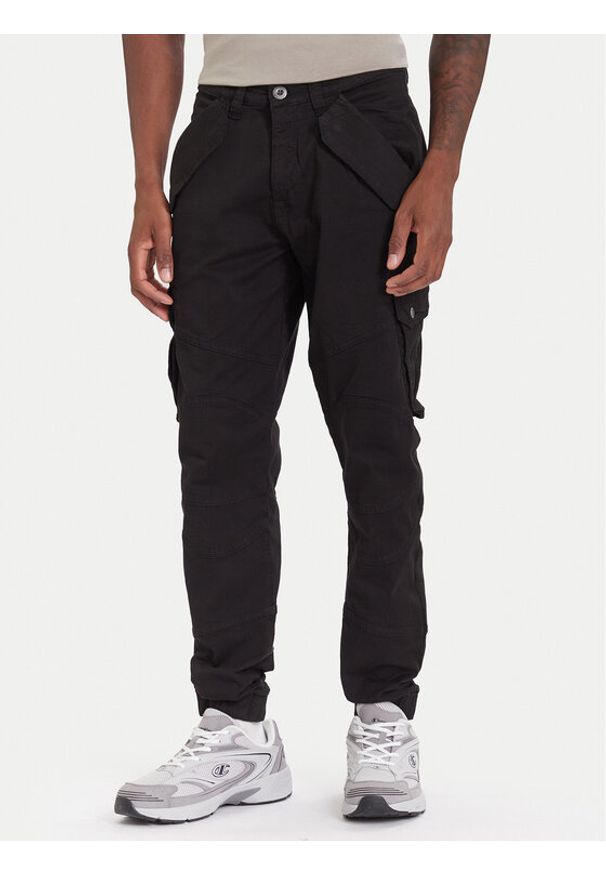 Alpha Industries Spodnie materiałowe Combat 126215 Czarny Slim Fit. Kolor: czarny. Materiał: bawełna
