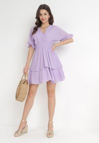Born2be - Fioletowa Sukienka Mini z Gumką w Pasie i Falbankami Edeane. Typ kołnierza: kołnierz z falbankami. Kolor: fioletowy. Długość: mini #4