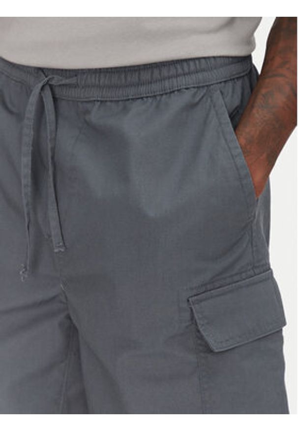 Only & Sons Szorty sportowe Kal 22034462 Szary Slim Fit. Kolor: szary. Materiał: bawełna. Styl: sportowy