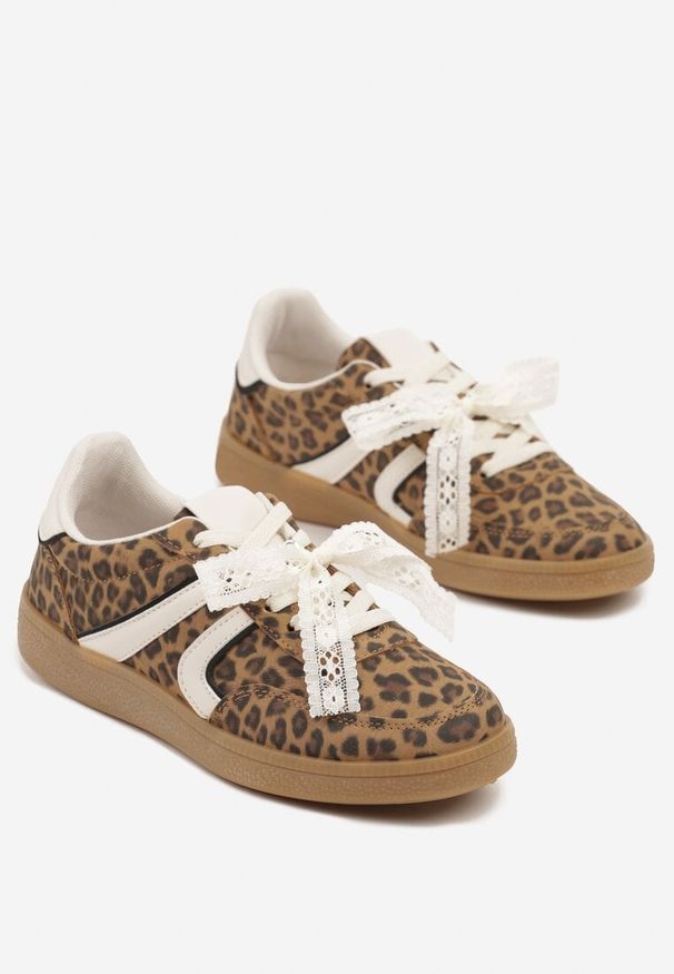 Born2be - Panterkowe Sneakersy w Stylu Klasycznych Tenisówek z Odpinaną Kokardką Korimarela. Okazja: na co dzień. Materiał: jeans