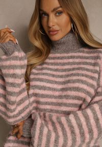 Renee - Szaro-Różowy Golf z Dodatkiem Wełny Ozdobiony Paskami Monarria. Okazja: na co dzień. Typ kołnierza: golf. Kolor: szary. Materiał: wełna. Wzór: aplikacja. Styl: casual, elegancki #5