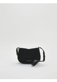 Reserved - Torebka crossbody - czarny. Kolor: czarny. Materiał: zamszowe. Styl: klasyczny