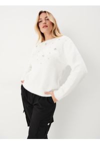 Mohito - Sweter z aplikacjami - Kremowy. Kolor: kremowy. Wzór: aplikacja #2