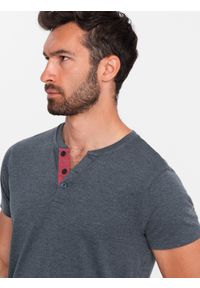 Ombre Clothing - T-shirt męski z rozpinanym okrągłym dekoltem henley – granatowy V5 - Rozmiar: S. Okazja: na co dzień. Typ kołnierza: typu henley. Kolor: niebieski. Materiał: poliester, bawełna. Styl: casual