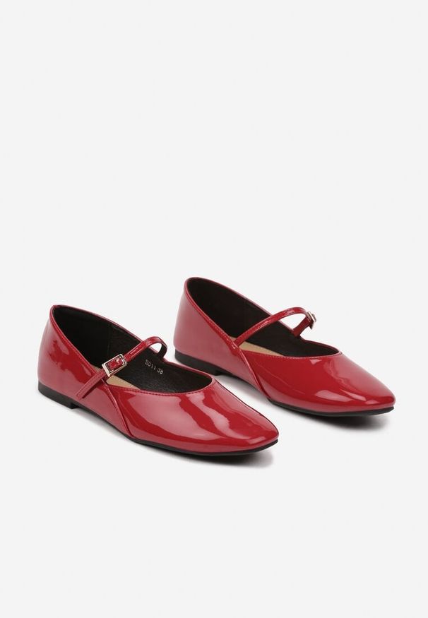 Born2be - Czerwone Eleganckie Balerinki w Stylu Mary Jane z Klamerką Naivina. Okazja: na spotkanie biznesowe, do pracy, na spacer. Kolor: czerwony. Materiał: jeans. Wzór: gładki. Styl: elegancki