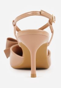 Born2be - Ciemnobeżowe Eleganckie Szpilki VICES z Ozdobną Kokardą Adrelena. Nosek buta: szpiczasty. Zapięcie: sprzączka. Kolor: beżowy. Wzór: aplikacja. Materiał: skóra, lakier. Sezon: lato. Obcas: na szpilce. Styl: elegancki. Wysokość obcasa: średni #2