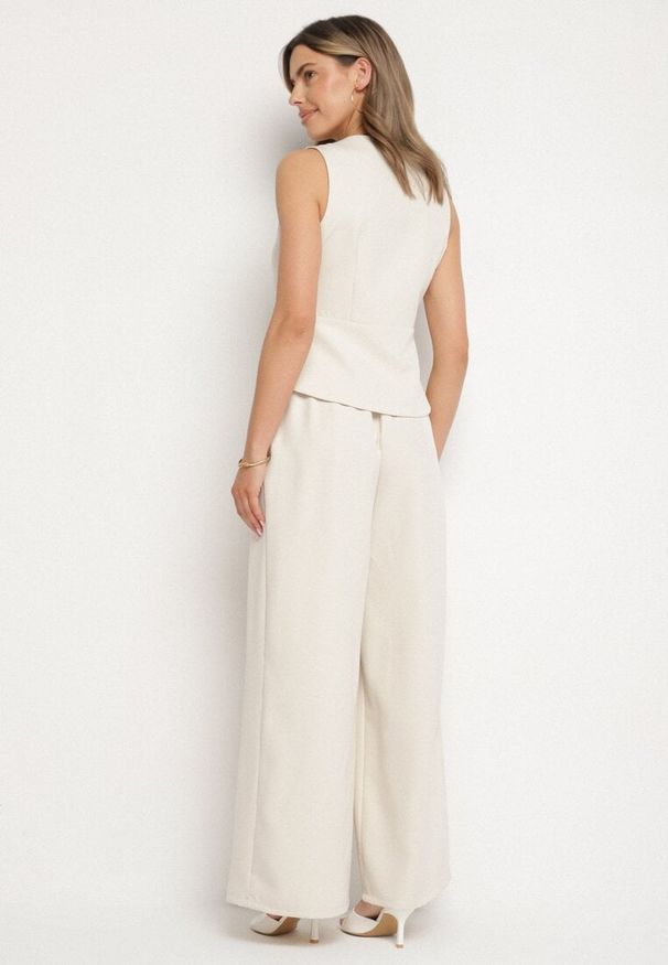 Born2be - Beżowy Garniturowy Komplet Kamizelka i Spodnie o Szerokim Kroju Zivarelle. Kolor: beżowy