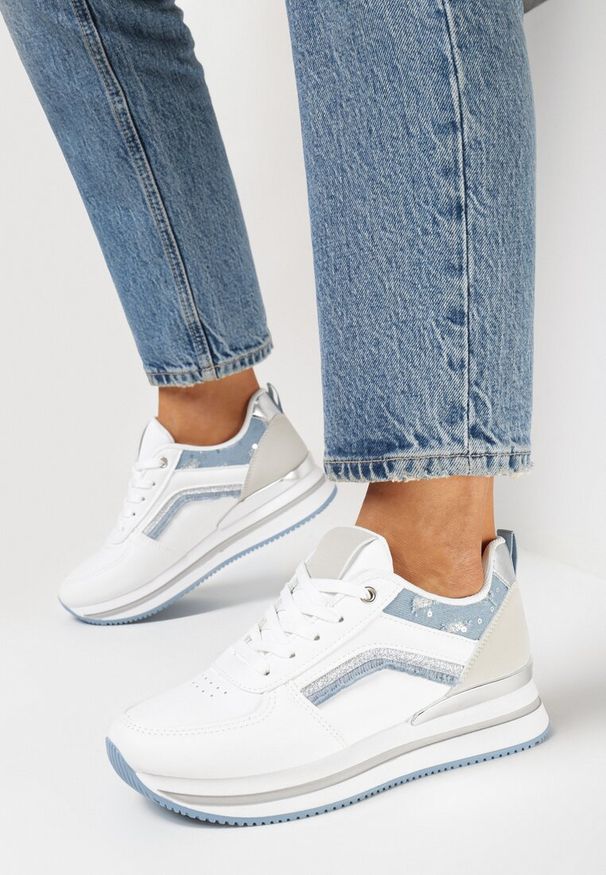 Born2be - Biało-Niebieskie Sznurowane Sneakersy na Płaskiej Podeszwie Zdobione Brokatem Gerine. Kolor: biały. Materiał: materiał. Wzór: aplikacja. Obcas: na płaskiej podeszwie